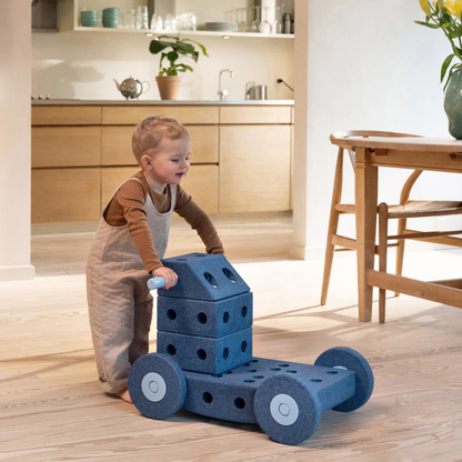 Lightweight open-ended play blocks