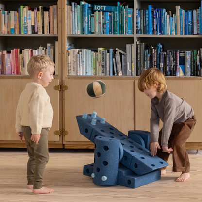 Lightweight open-ended play blocks