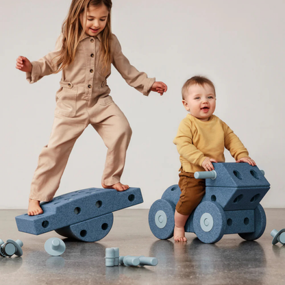 Lightweight open-ended play blocks