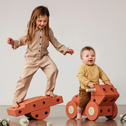 Lightweight open-ended play blocks